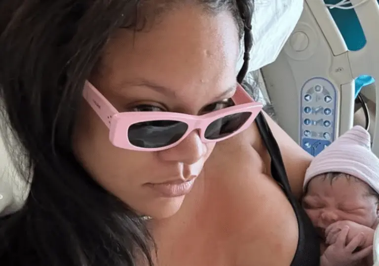 Rihanna com bebê