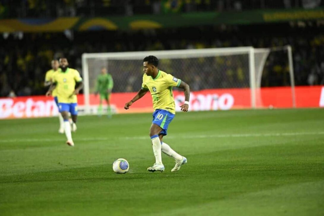 Rodrygo em ação com Seleção Brasileira