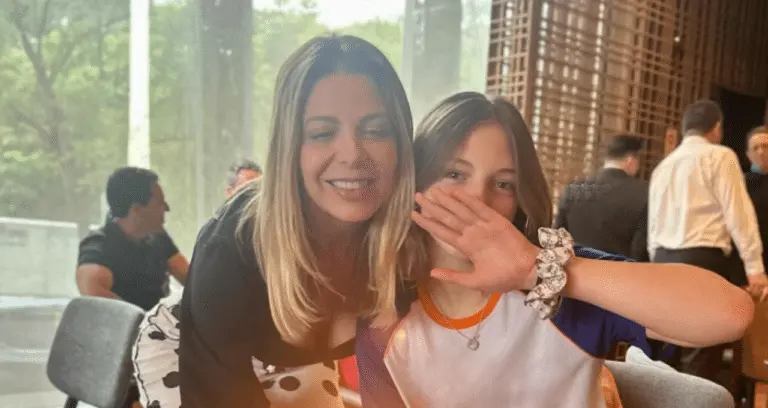 Sheila Carvalho e filha