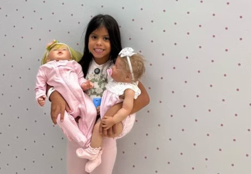 Sophia filha de Maíra Cardi