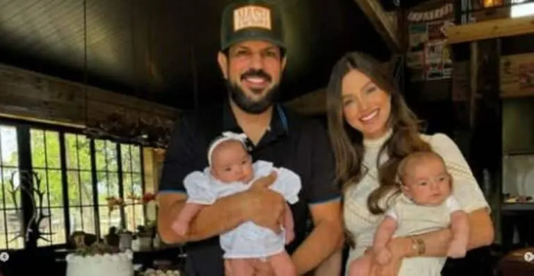 Sorocaba com a esposa e os filhos gêmeos