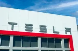 Tesla registra queda na quilometragem de robotáxis