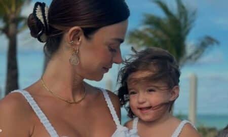 Thaila Ayala e filha