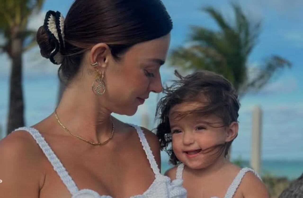 Thaila Ayala e filha