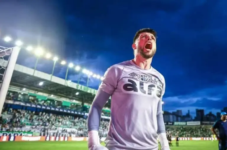 Tiago Volpi goleiro do Grêmio
