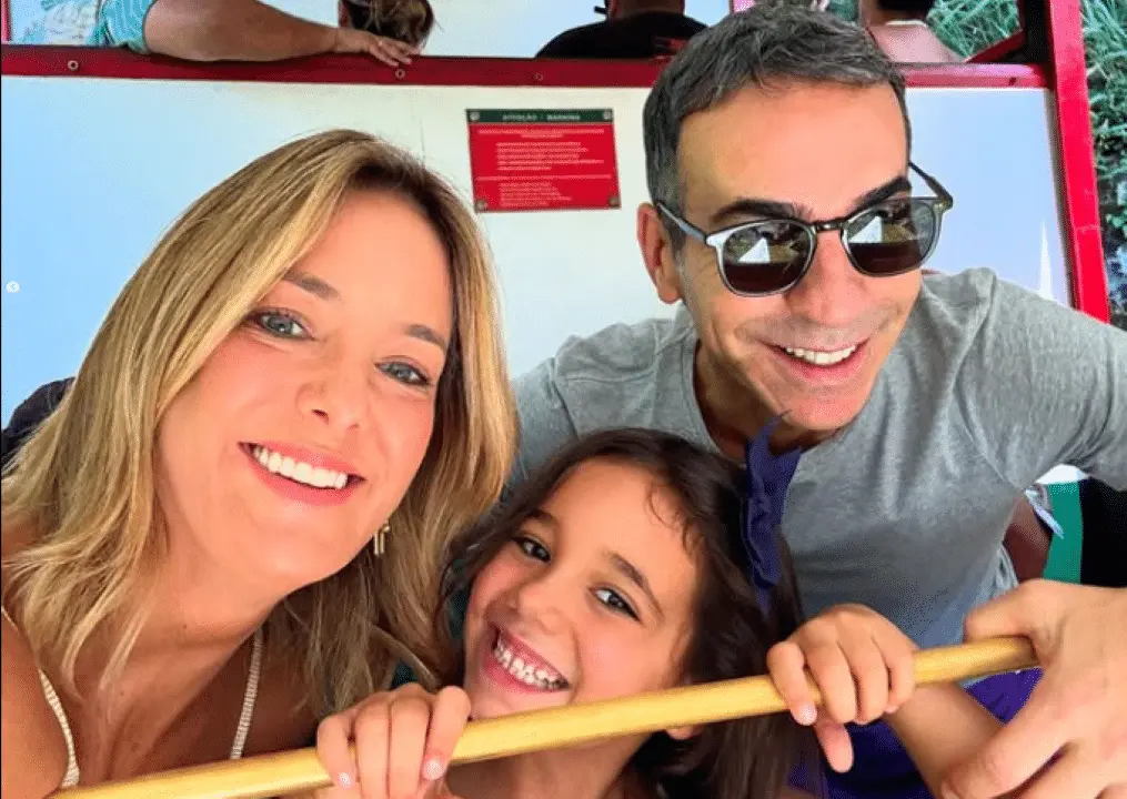 Ticiani Pinheiro, César Tralli e filha