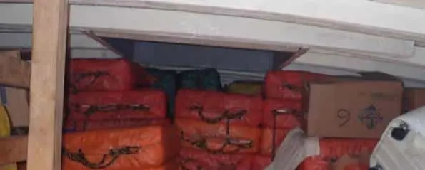 Três brasileiros são presos em submarino com 6,5 toneladas de cocaína