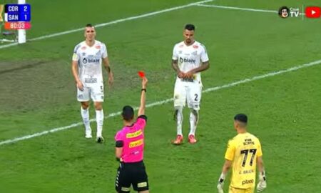 VAr cartão vermelho santos