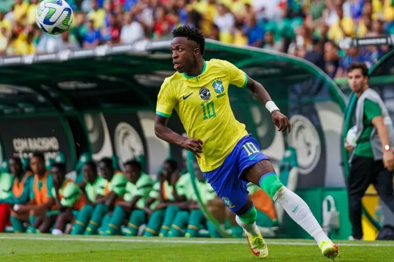 Vini Jr com a Seleção Brasileira