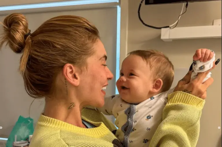 Virginia Fonseca com o filho