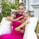 Virginia com as filhas em casamento