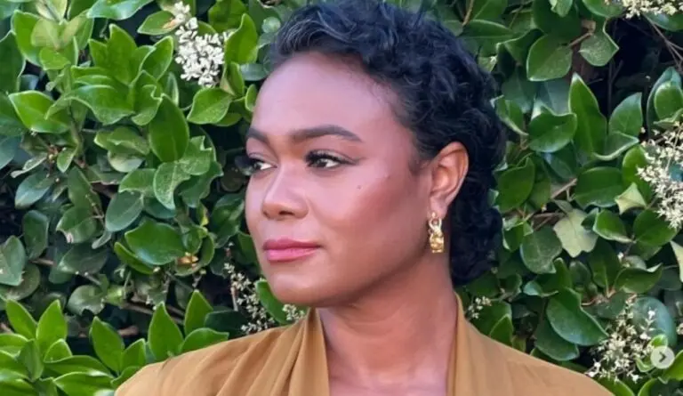 atriz Tatyana Ali.