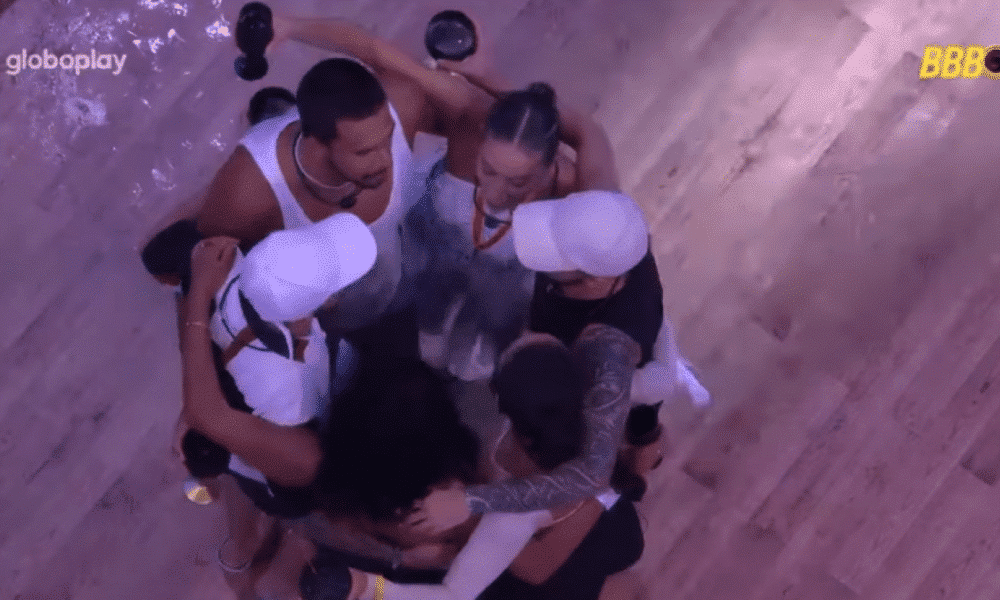 Festa de Renata no BBB agita a casa com críticas de aliados e trégua entre rivais