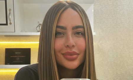 Rafaella Santos posa com Bruna Biancardi e Mavie em festinha