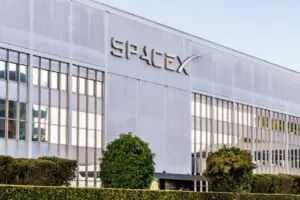SpaceX chứng kiến ​​giá cổ phiếu giảm xuống còn 135 USD khi thị trường cân nhắc tầm nhìn của Musk và việc ra mắt Starship