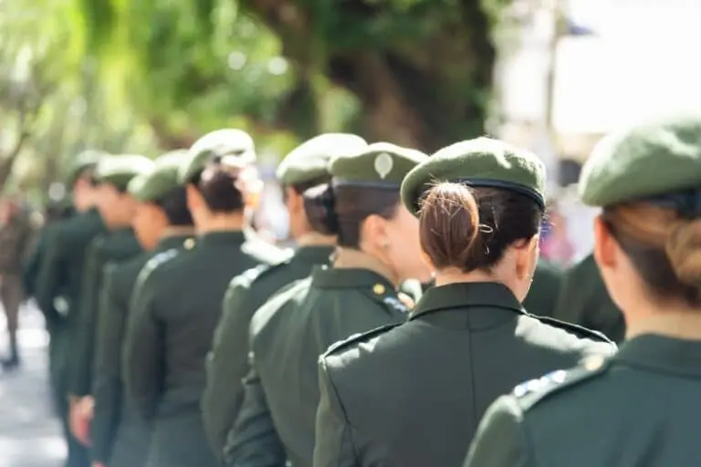 Alistamento militar feminino