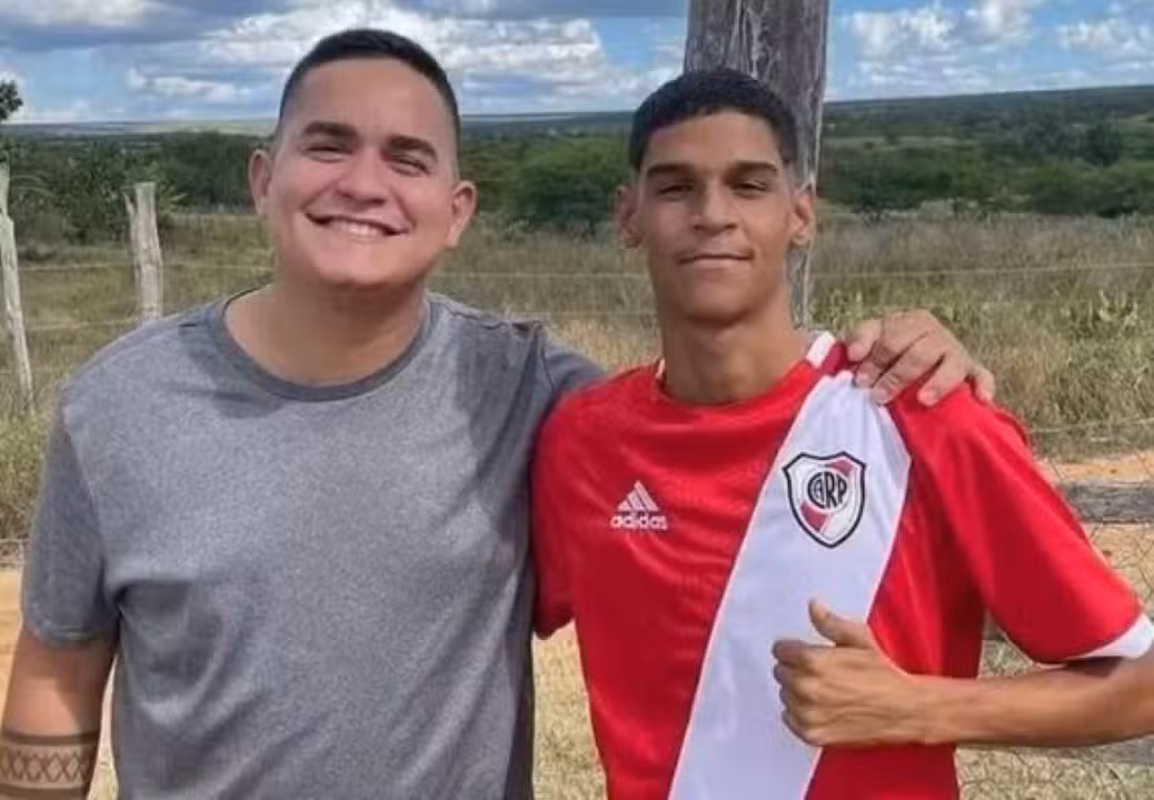 Allan Jesus e Luva de Pedreiro
