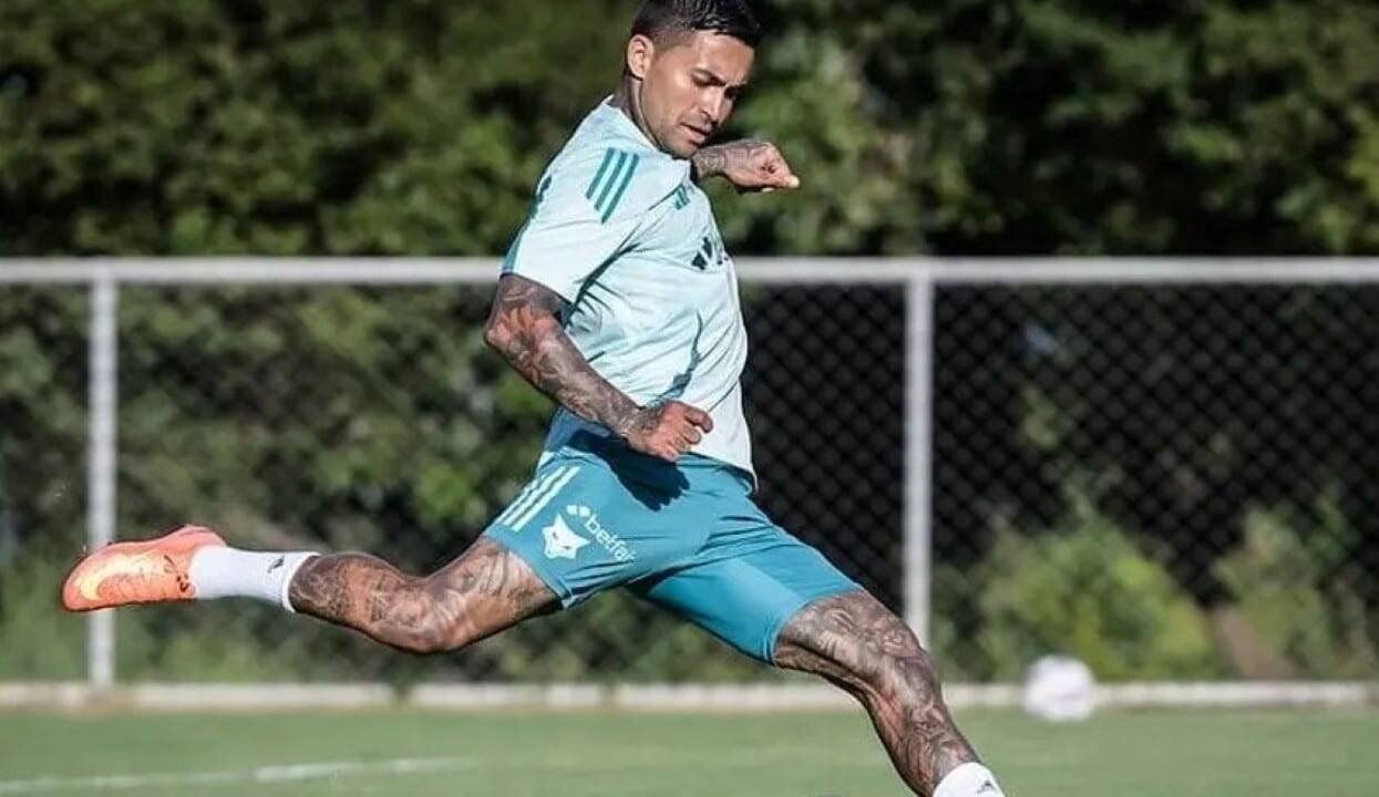 Dudu retorna aos treinos no Cruzeiro, mas futuro segue incerto com Leonardo Jardim
