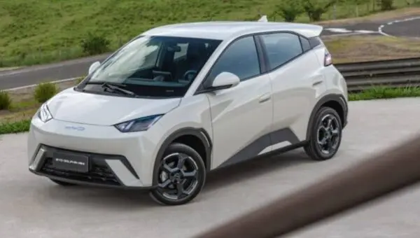 BYD Dolphin Mini registra vendas recordes em agosto de 2026 e supera o Chevrolet Onix