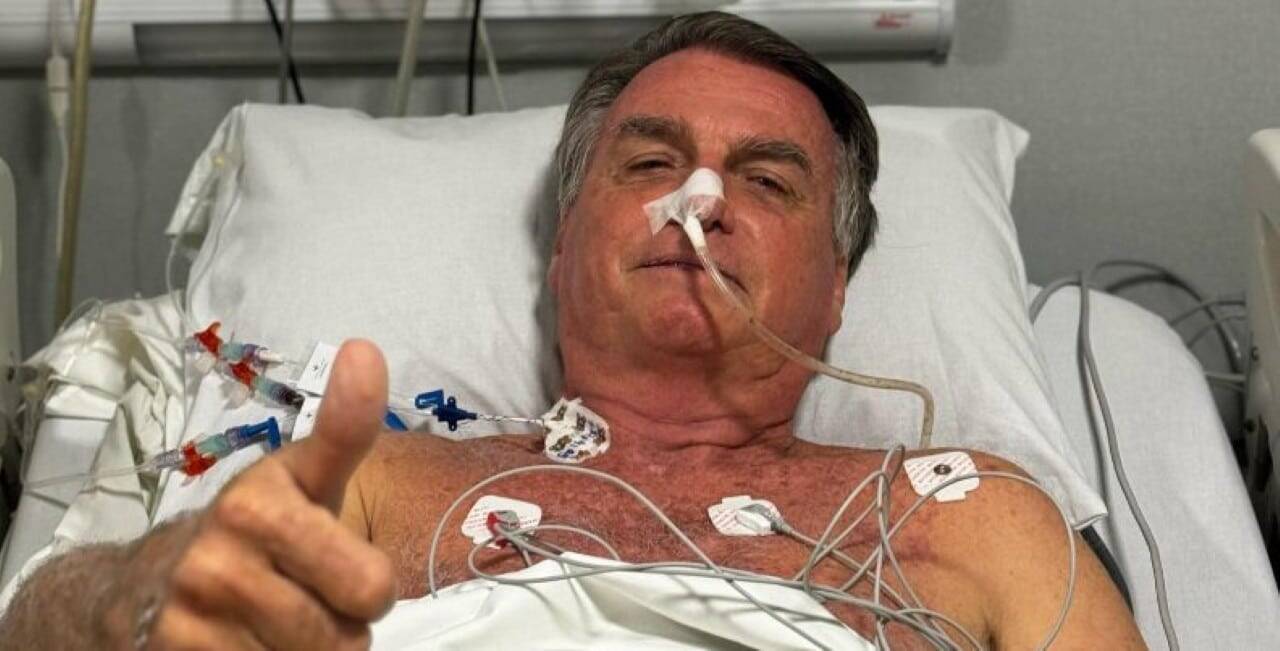 Bolsonaro transferido para Brasília após dores abdominais: estado é estável, diz boletim