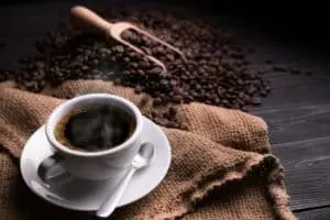 Consumo de café elevado associa-se a maior testosterona em homens, mostra estudo