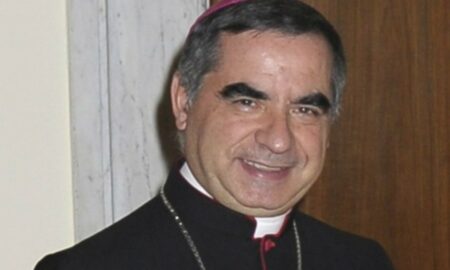 Cardeal Giovanni Angelo Becciu .