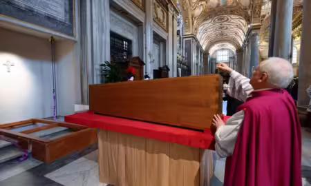 Papa Francisco é sepultado dentro da basílica Santa Maria Maggiore, em Roma — Foto: Vatican Media/Divulgação