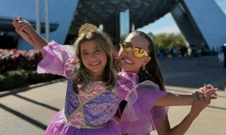 Deborah Secco e filha -