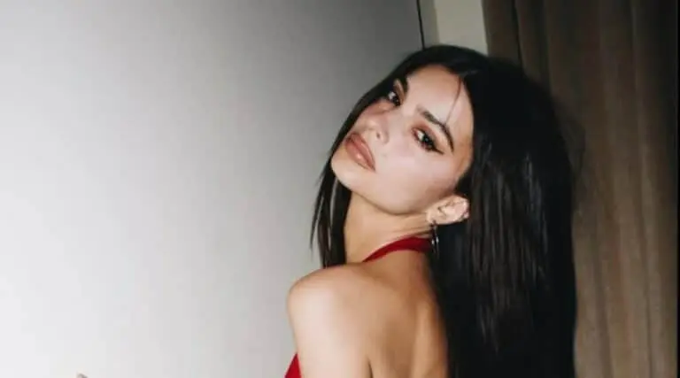 Emily Ratajkowski