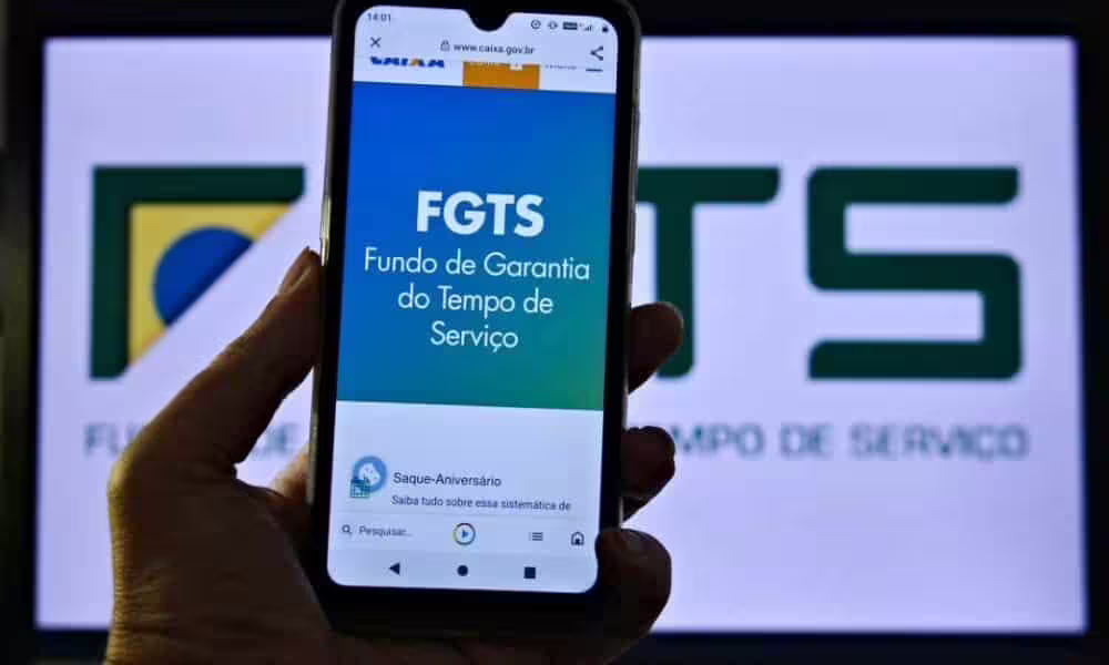 Trabalhadores recebem R$ 13 bi do FGTS com depósito até 31 de agosto