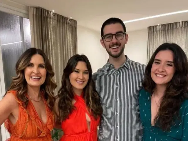 Fatima Bernades e Filhos