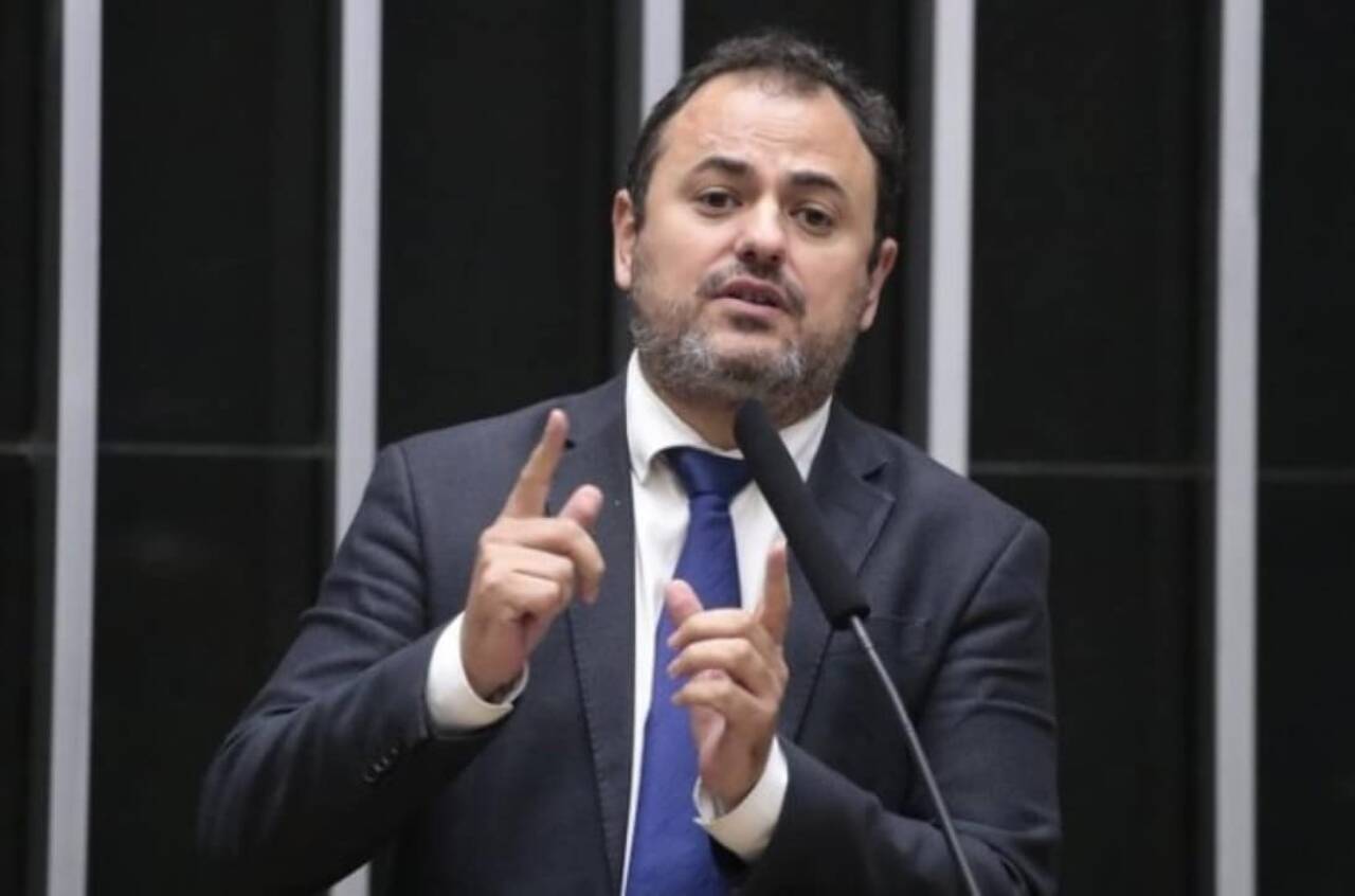 Deputado Glauber Braga inicia greve de fome contra processo de cassação no Conselho de Ética