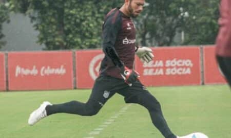 Goleiro Patrício Álvarez
