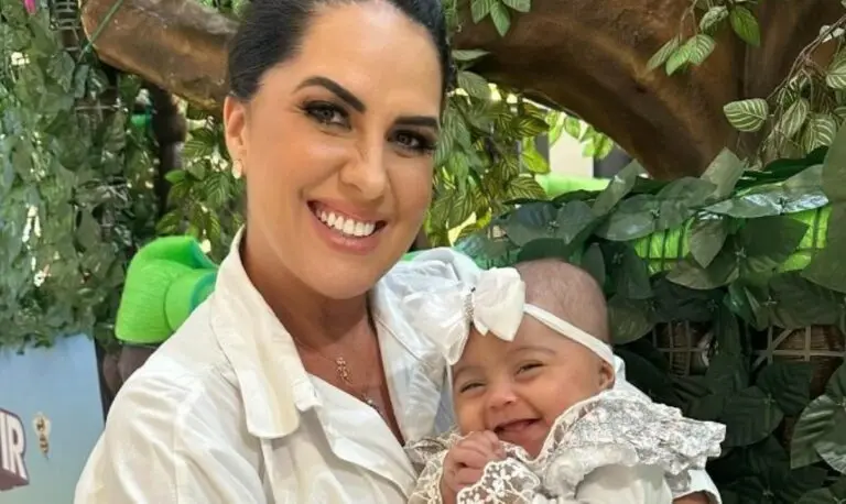 Graciele Lacerda e a filha Clara