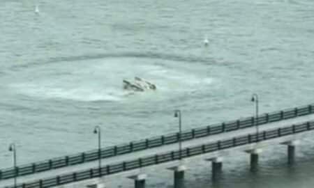 Helicóptero no rio em Nova York