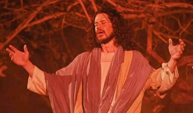 José Loreto como Jesus em 'Paixão de Cristo'