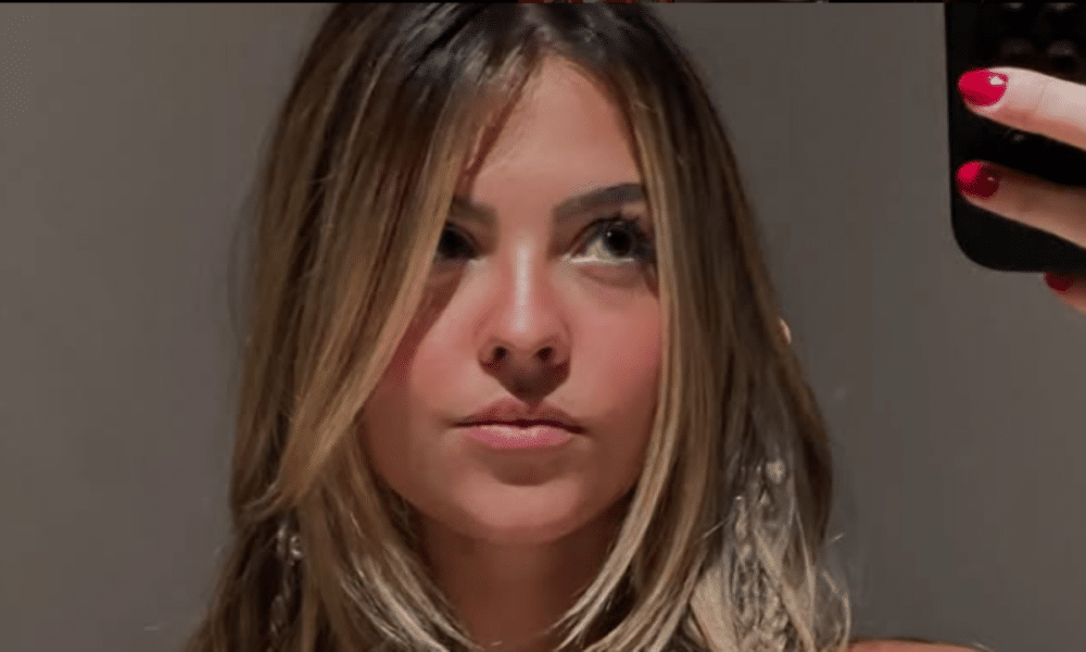 Júlia Gomes expõe bastidores de Chiquititas e enfrenta críticas de ex-colegas