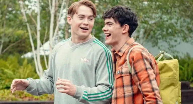 Kit Connor e Joe Locke em Heartstopper
