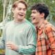 Kit Connor e Joe Locke em Heartstopper