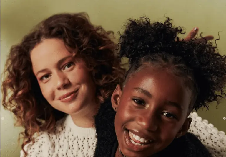 Leandra Leal e filha