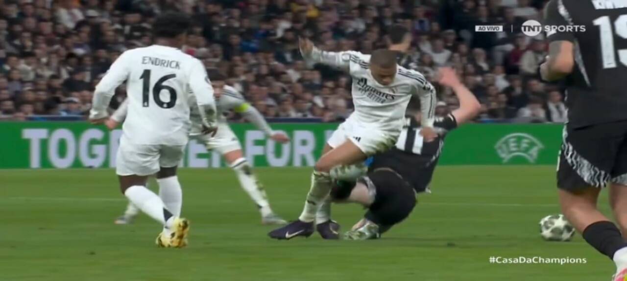 Mbappé Injures Ankle and Exits Real Madrid vs. Arsenal; Saka and Vini Jr Shine with Goals