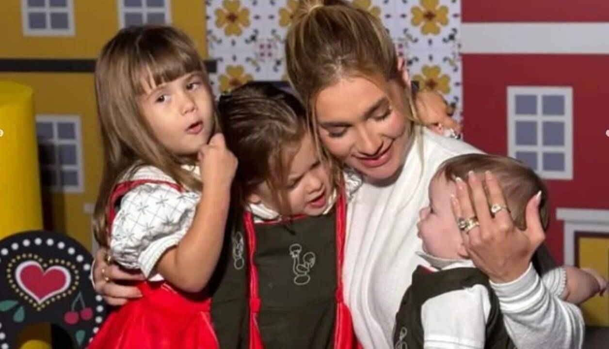 Maria Alice, Maria Flor, Virginia e Zé Leonardo