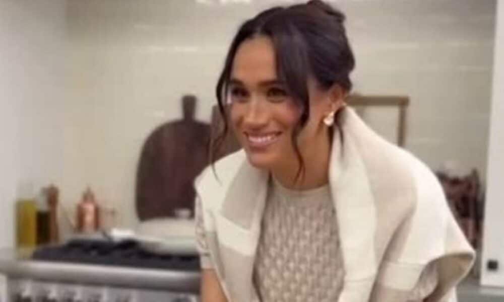 Meghan Markle menyingkirkan ibu Doria selepas komen halus dalam siri dan memperhebat pengasingan keluarga, kata laman web
