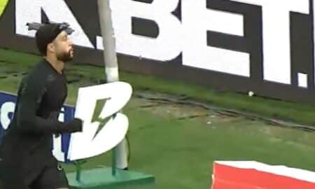 Memphis Depay brilha com golaço aos 32 minutos do 2º tempo e Corinthians domina Vasco na Neo Química Arena