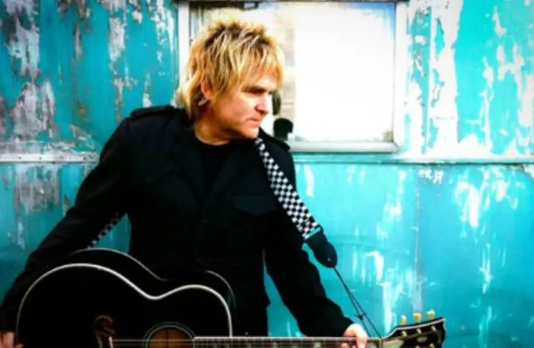 Mike Peters, vocalista do The Alarm - Foto: Divulgação