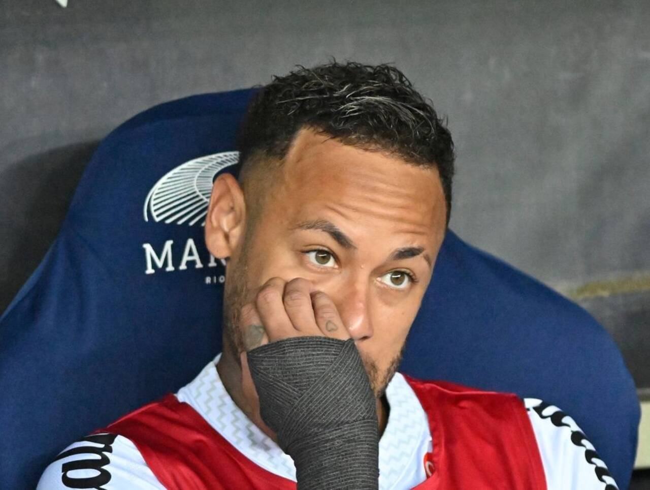Por que Neymar se machuca tanto? Especialista detalha impacto de lesões no craque do Santos
