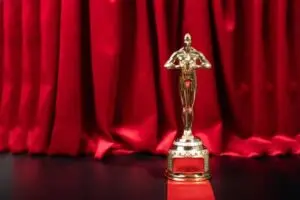 تبث أكبر جائزة سينمائية في العالم منافسة تاريخية بين الأفلام التي حصلت على عدد قياسي من الترشيحات