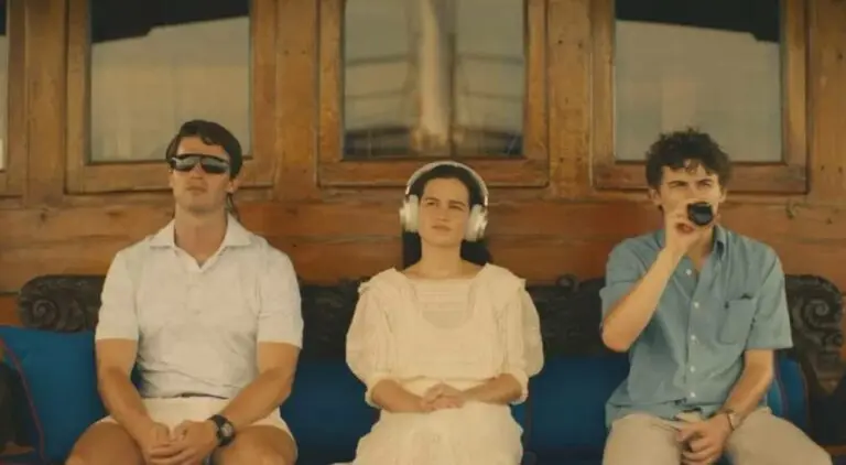 Patrick Schwarzenegger, Sarah Catherine Hook e Sam Nivola interpretam irmãos em 'The White Lotus'