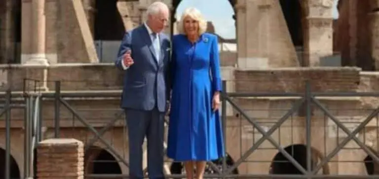 Rei Charles III e rainha Camilla