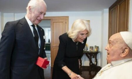 Rei Charles Rainha Camila e Papa Francisco